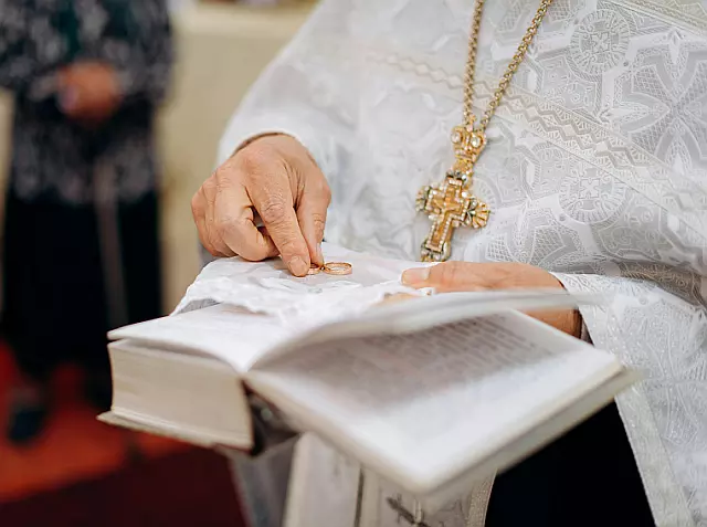 Kunigas ir vestuvi\u0173 \u017eiedai (\u0412\u0430\u0434\u0438\u043c \u0411\u0438\u0446\u044c