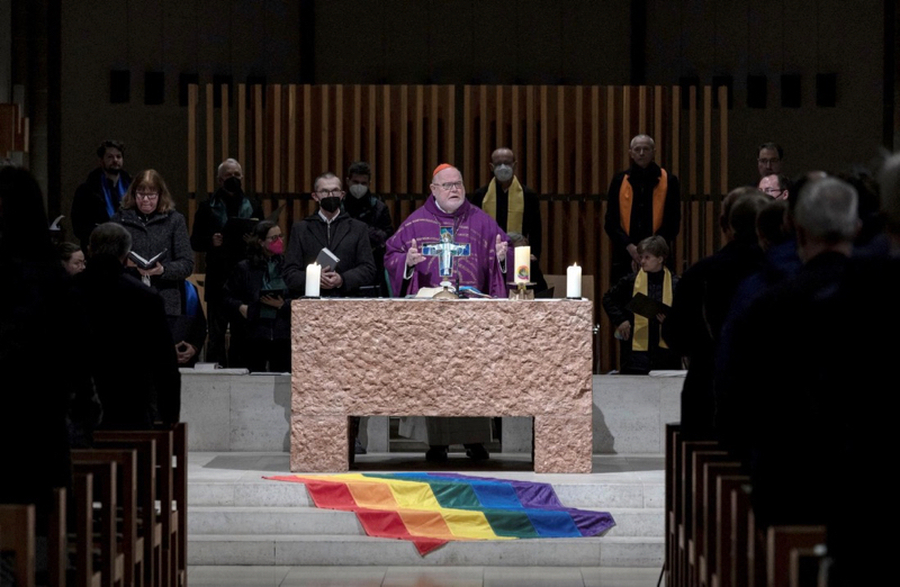 Kardinolas Marxas celebruoja Mišias už queer bendruomenę